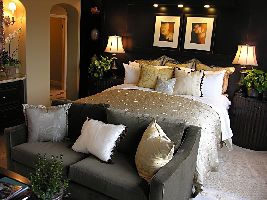 Decorating Ideas For A Couples Bedroom