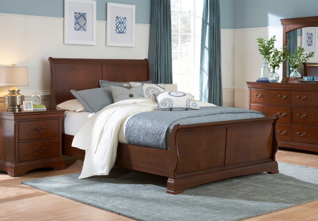Bedroom Decorating Ideas With Cherry Sleigh Bed