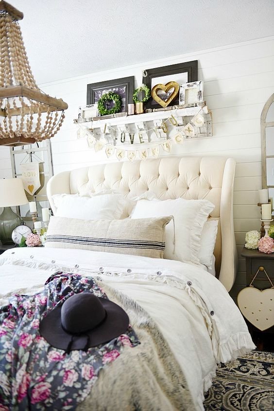 25 Romantic Valentines Bedroom Decorating Ideas