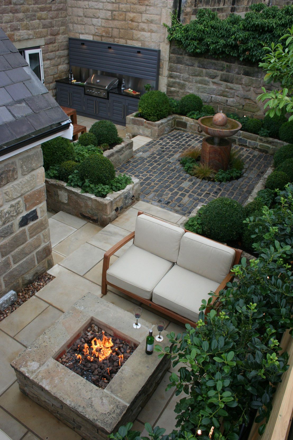 30 Outdoor Courtyard Design Ideas