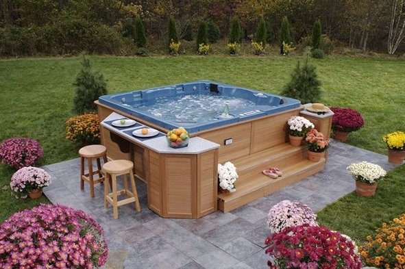 Outdoor-Patio-Ideas-With-Hot-Tub