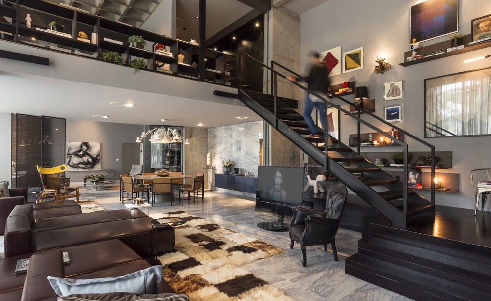 Rug-Sofas-Stairs-Apartment