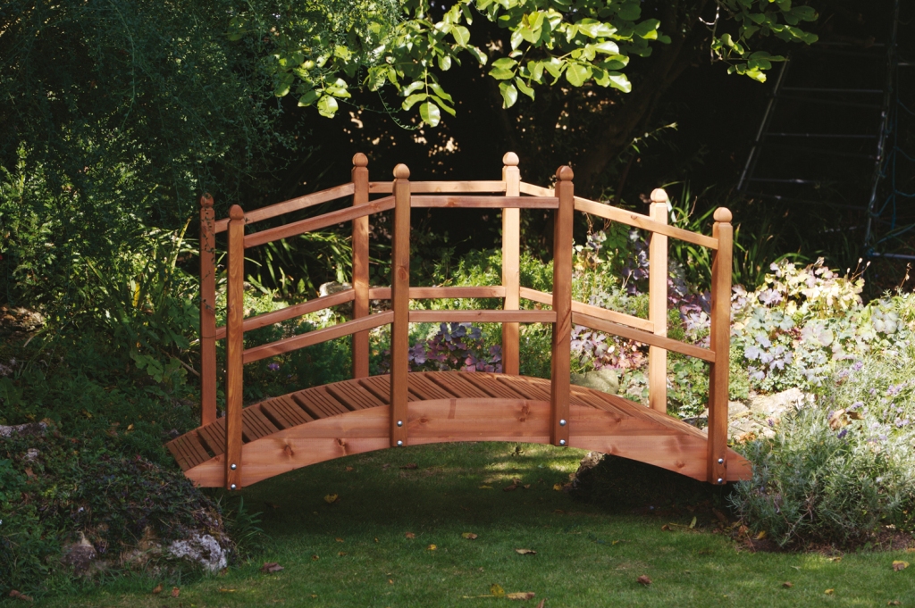 Wooden_Garden_Bridge