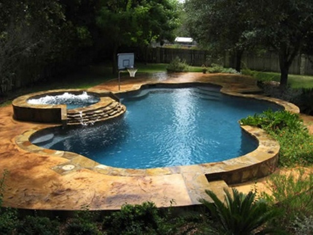 awesome-garden-hot-tub