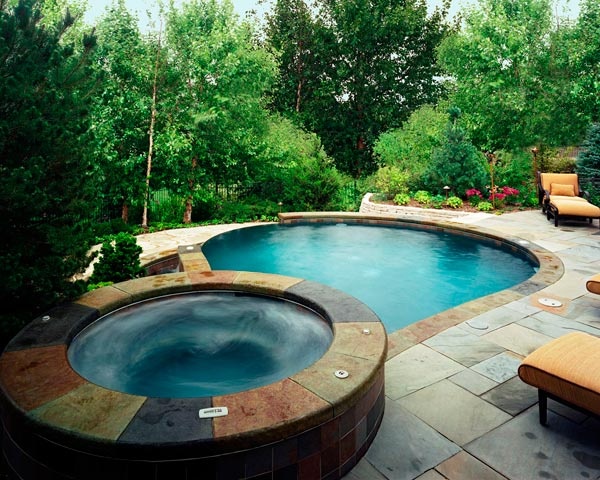 garden-hot-tub