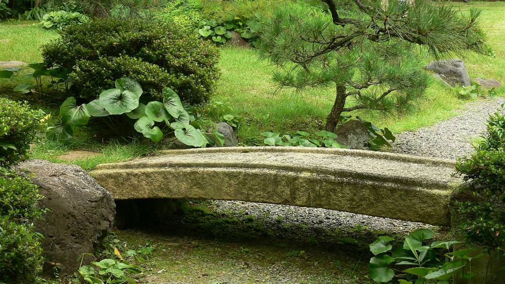 small-japanese-garden-bridge