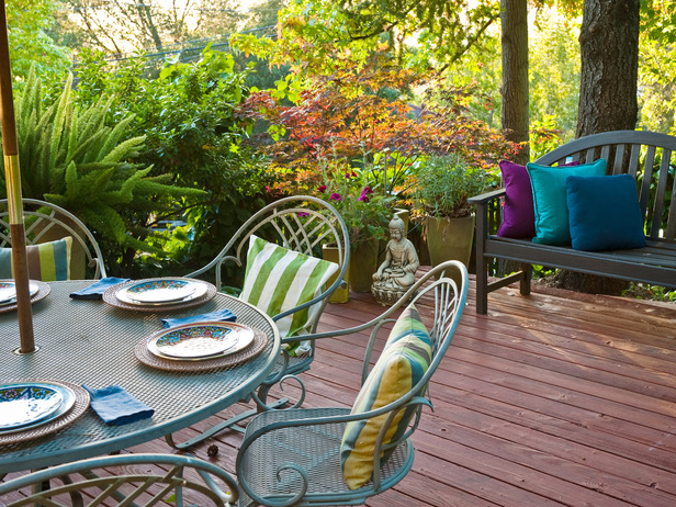 Asian-Patio-Outdoor-Dining-Table