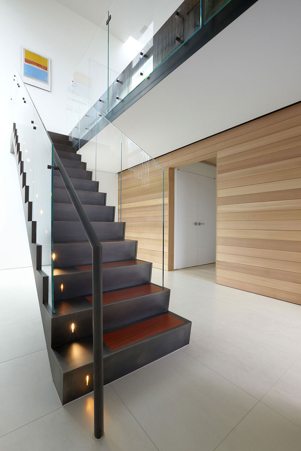 Beach-Walk-House-Modern-Glass-Stairs