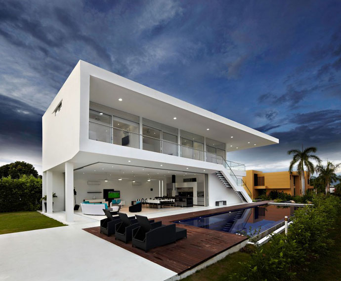 Contemporary and Modern Style House