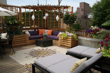 Corner-Sofa-Sets-and-Modern-Dark-Chairs-with-Umbrella-in-Eclectic-Outdoor-Patio-Design-Ideas