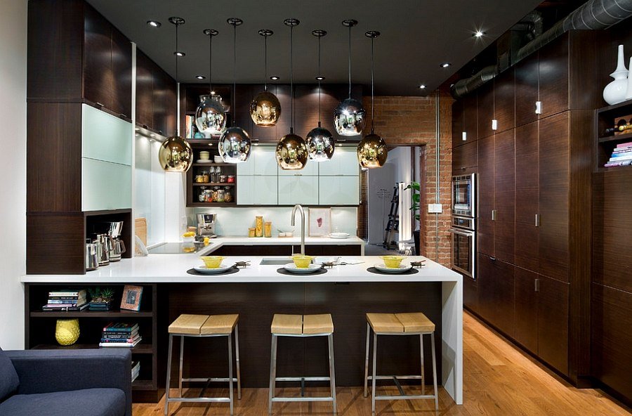 Fabulous-use-of-gold-and-silver-lighting-fixtures-in-the-kitchen