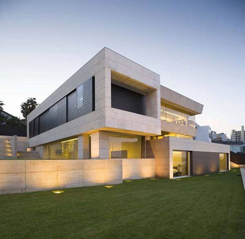 25 Amazing Modern Glass House Design