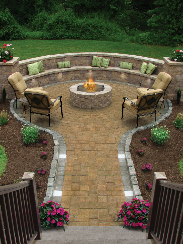 Pretty-design-for-outdoor-patio-with-fancy-decorations