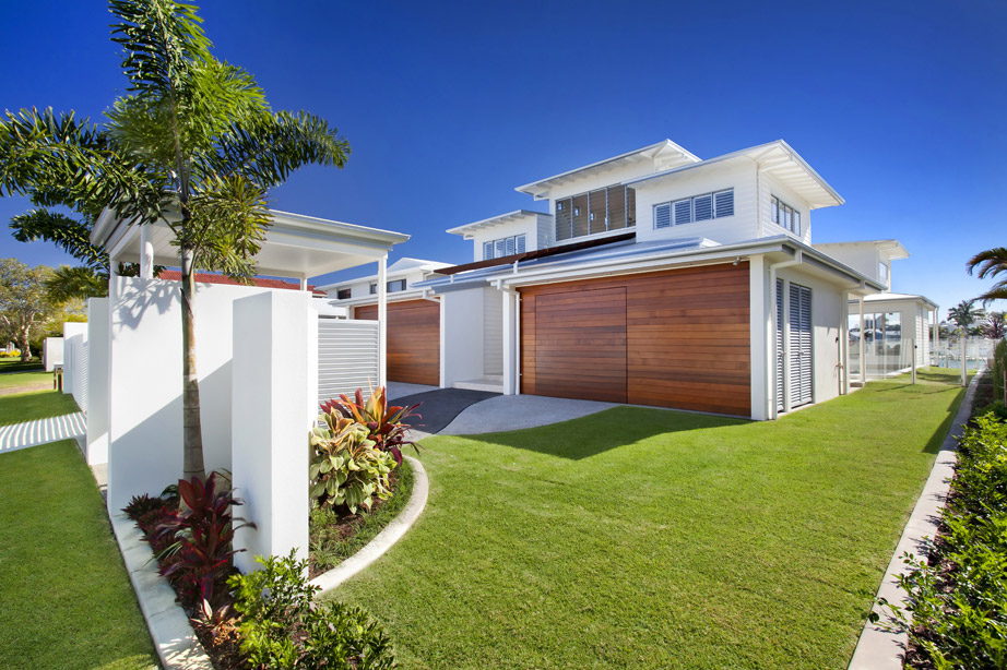 airy-beachfront-home-with-contemporary-casual-style