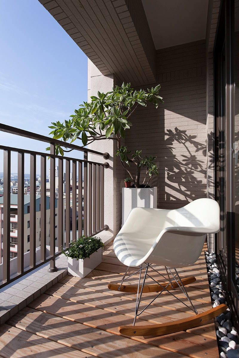 architecture-villa-fabulous-apartment-balcony-design-with-white-rocking-chair-with-wooden-floor-and-iron-fencea-white-chair-modern-small-condo-patio-ideas-design-patio-design-ideas-with-fire-pits