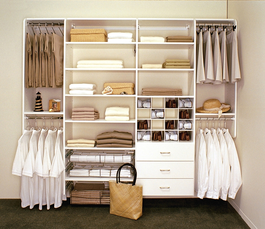 closet-systems-with-hanging-clothes