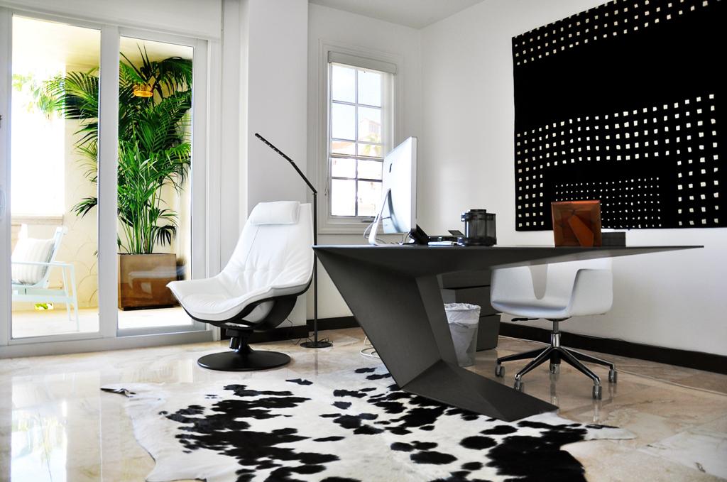 contemporary-home-office-with-white-design