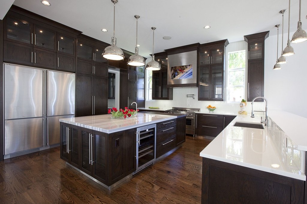contemporary-kitchen-with-pendant-lights-black-cabinets-and-shaker-cabinets-i_g-ISreenqp1oh5lv-Zandi