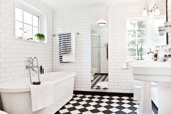 deluxe-bathroom-black-white