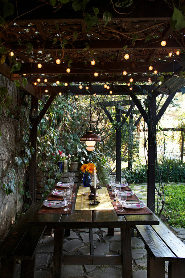 festive-outdoor-dining-area-decor-ideas