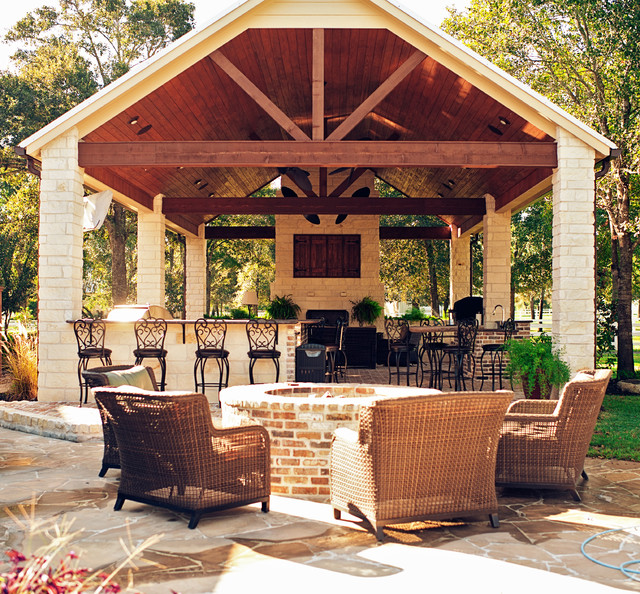 outdoor living traditional-patio