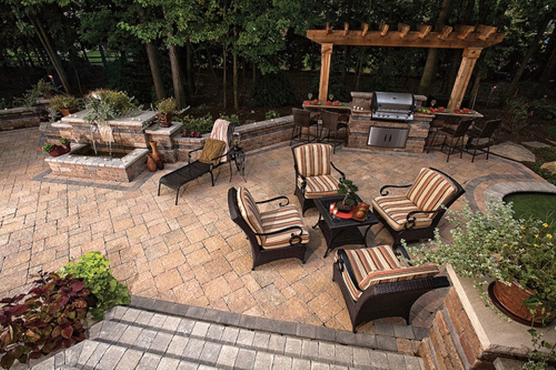 outdoor-patio-with-kitchen