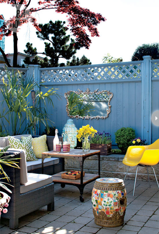 outdoor-spaces-eclectic-courtyar