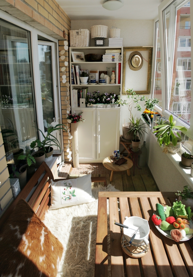small-balcony-decoration-ideas