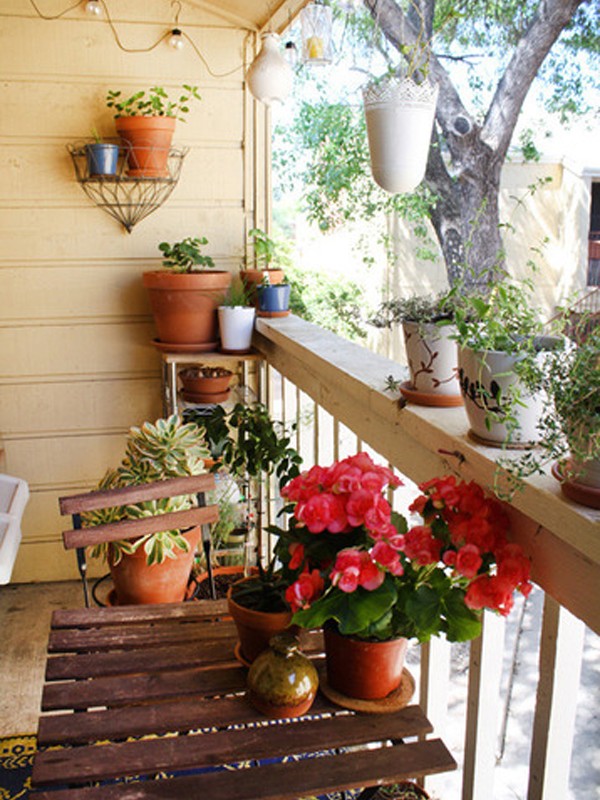 small-balcony-garden-design
