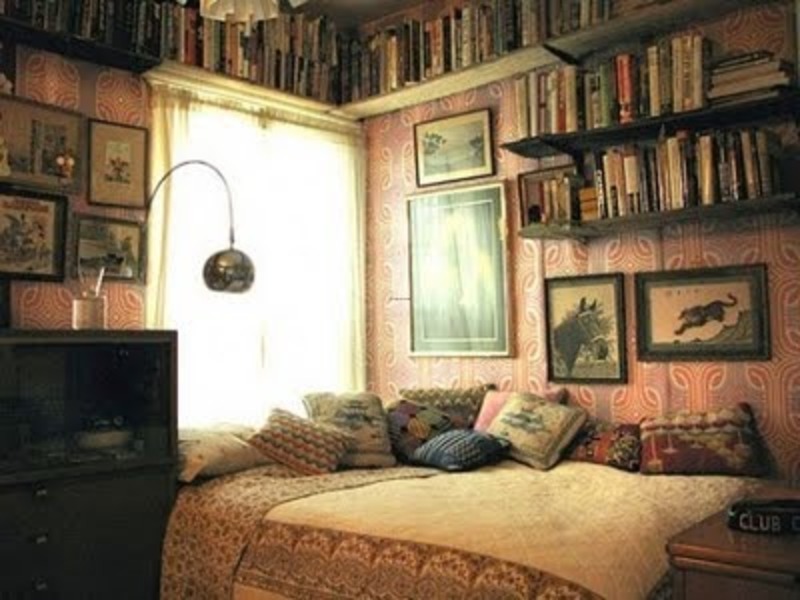 small eclectic bedroom, eclectic bedroom, bedroom