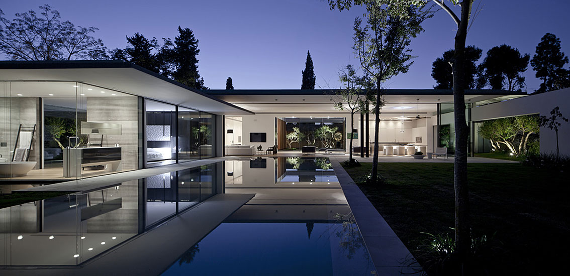 25 Amazing Modern Glass House Design