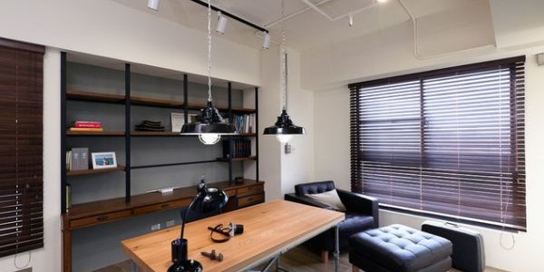 Industrial-Home-Office-Designs-with-Lighting-Features-600x300