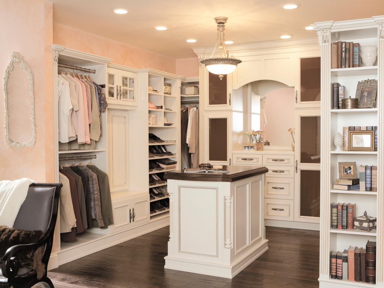 Press-Kits_Wellborn-Cabinets-closet-island