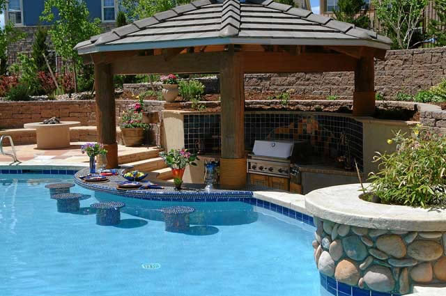 awesome-outdoor-pool-bar-2-pool-with-swim-up-bar