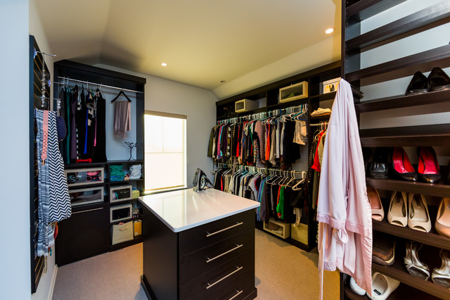 beach-style-closet-idea