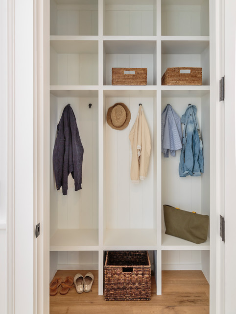 beach-style-closet-ideas.jpg