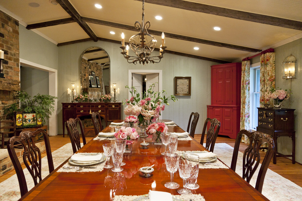 farmhouse-table-dining-room