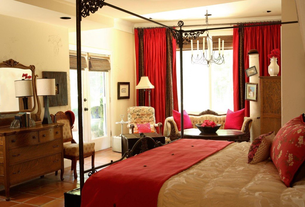 traditional-pink-master-bedroom-idea