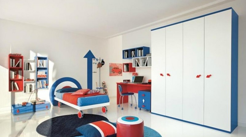 wall-growth-chart-in-boys-bedroom-also-combination-white-and-blue-also-red-desk-and-a-pc-of-computer-801x487
