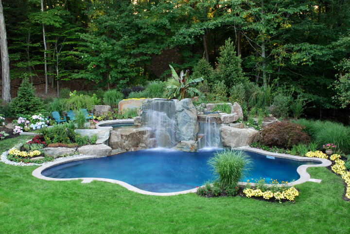 20 Amazing Small Backyard Designs With Swimming Pool