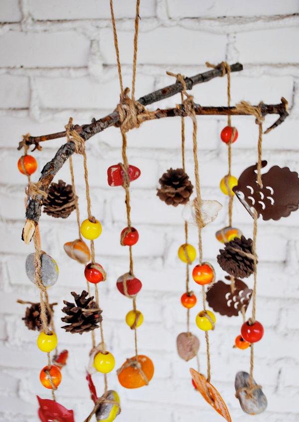 Festive-Fall-Wind-Chime-Craft-for-Kids-at-thebensonstreet.com_