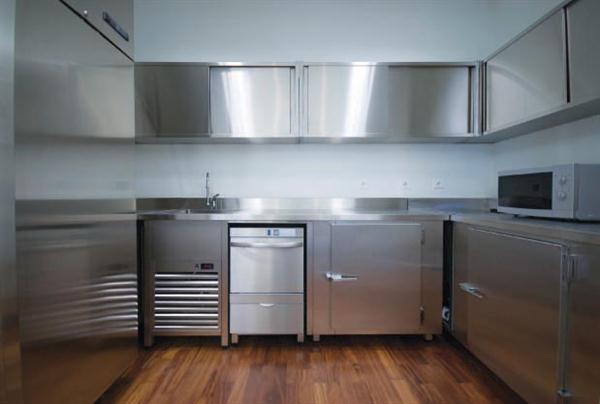 Stainless-Steel-Kitchen-Equipments-Decoration