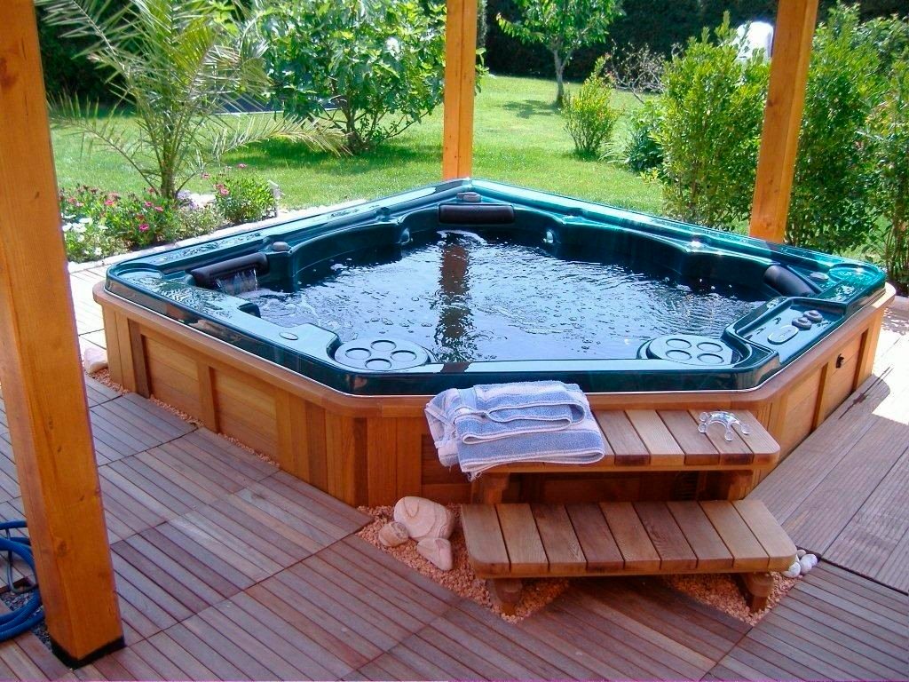 beauty-built-in-hot-tub-daily-inspiration-for-easy-garden-decoration-project-