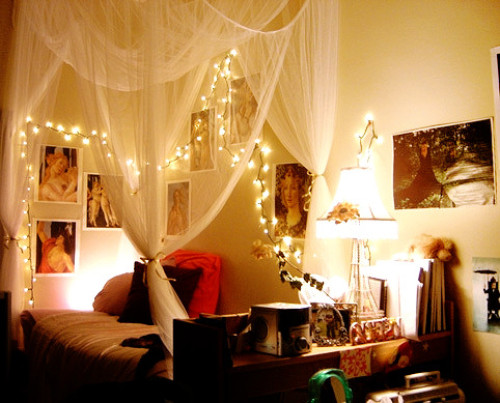 bedrooms-with-christmas-lights-ideas