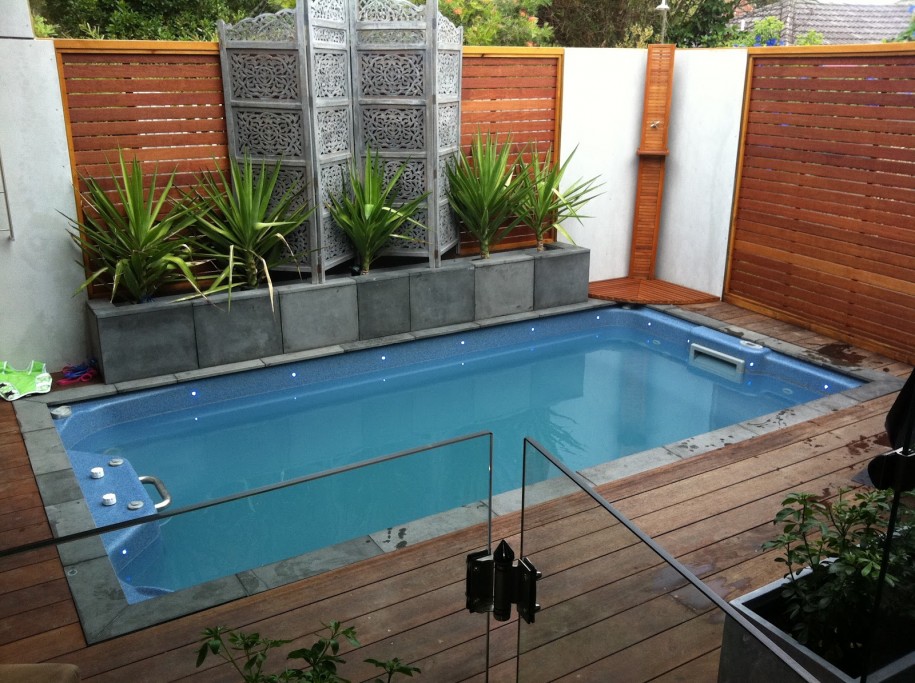 20 Amazing Small Backyard Designs With Swimming Pool