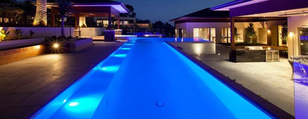 drop-dead-gorgeous-lighting-design-swimming-pool