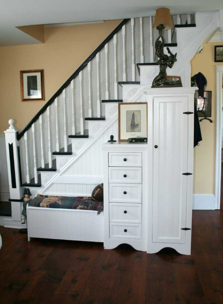 furniture-interior-trendy-white-wooden-stairs