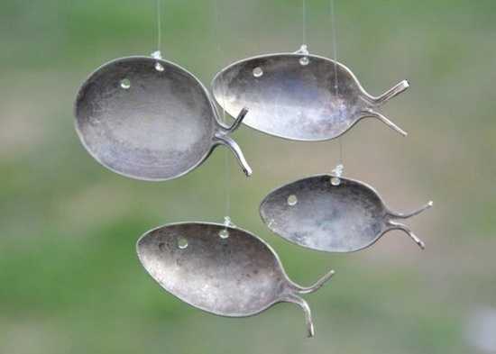 homemade-wind-chimes-old-spoons