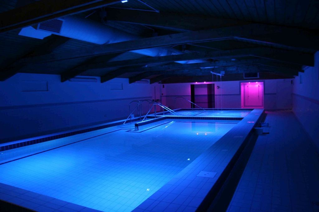 indoor swiming pool lighting