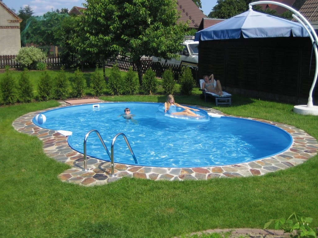 kids-backyard-swimming-pool-design-ideas-in-backyard-pool-designs